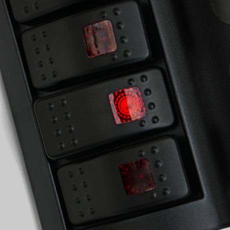 4連ブレーカースイッチパネル（角型スイッチ）