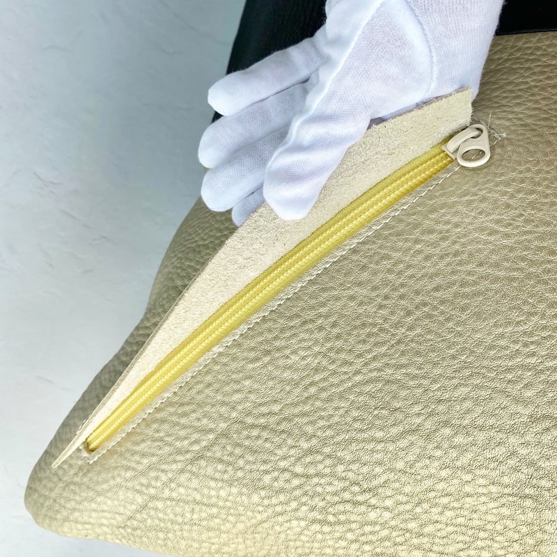 レザークッションカバー ブラック×シャンパンゴールド | 88Stone