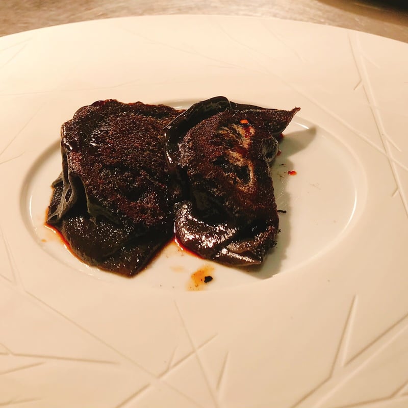 神戸ビーフのブラック餃子 | RISTORANTE TARO