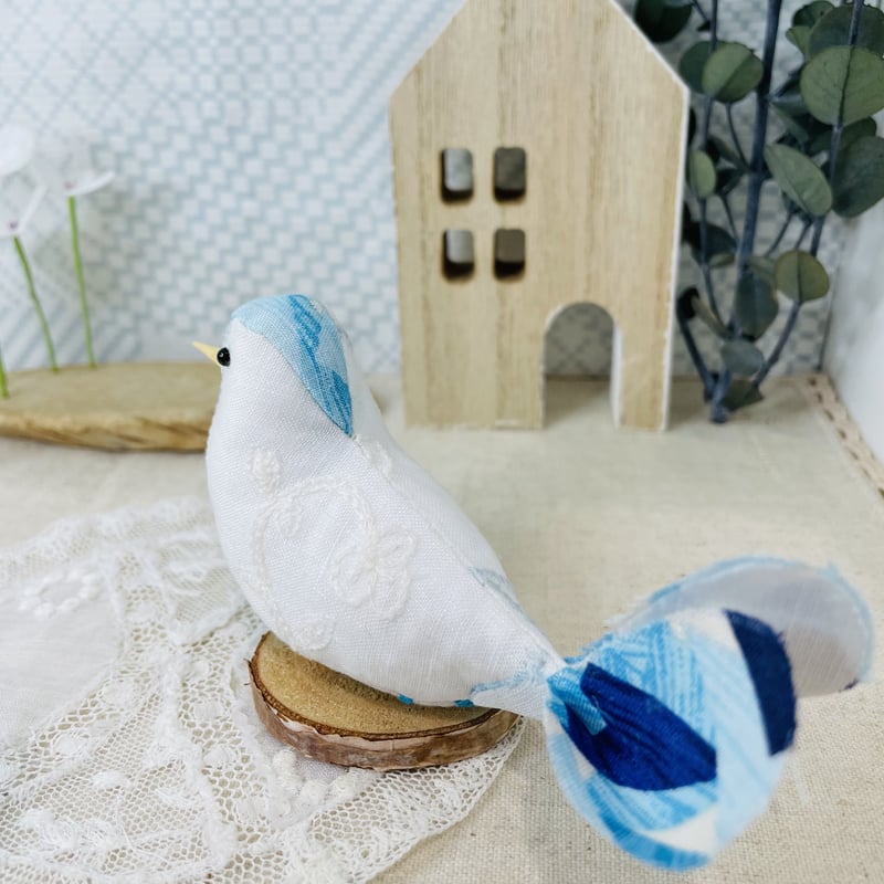 ミナペルホネン 黄色の鳥型ぬいぐるみ ミナペルホネンのぬいぐるみ（クッション）について｜mina perhonen