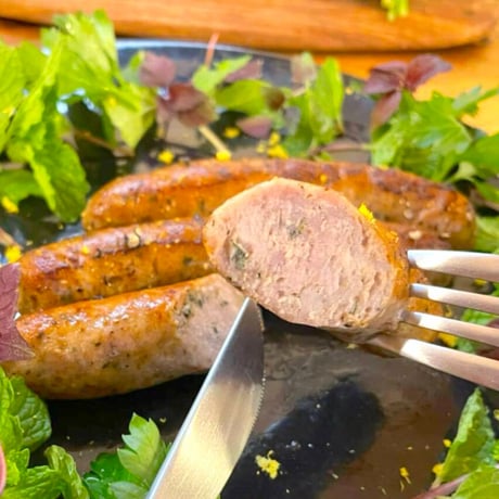 2．キビまる豚のサルシッチャ（燻製） Smoked salsiccia of Kibimaru-Ton