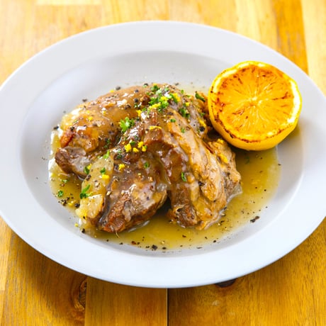 3. トロトロ軟骨ソーキ白ワイン煮込み Stewed pork gristle
