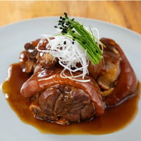4.キビまる豚のテビチ紹興酒煮込み Stewed Kibimaru-Ton with Shaoxingjiu, Chinese rice wine “Tebichi”