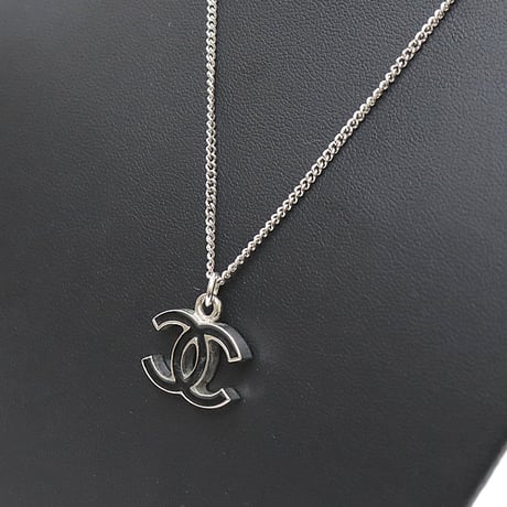 CHANEL CC Logo Necklace Silver-toned Enamel Black 06V #16117
