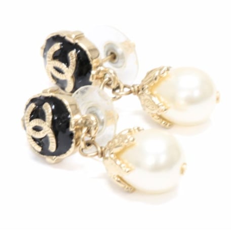 CHANEL CC Logo Dangle Pierced Earrings Faux Pearl Gold-toned 08A ＃75106