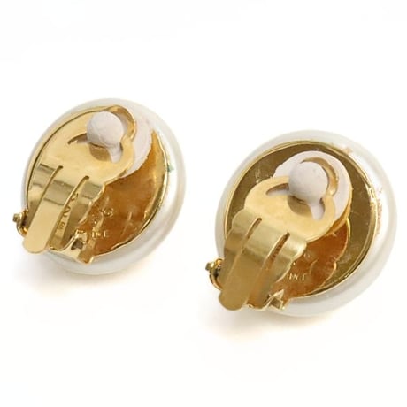 CHANEL CC Logo Round Clip-On Earrings Faux Pearl Gold-toned 23 #19209