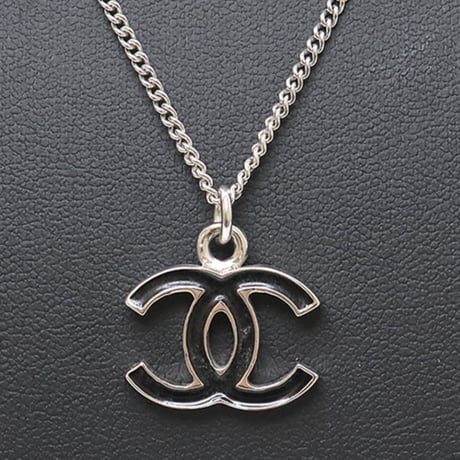 CHANEL CC Logo Necklace Silver-toned Enamel Black 06V #16117