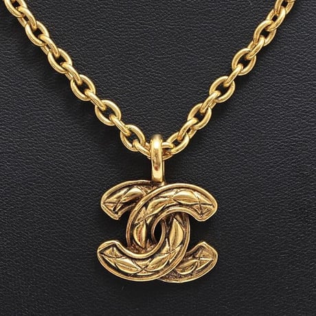 Lot - Vintage Chanel gold tone mirror pendant charm necklace with CC Logo  and chunky chain, tag marked 2 CC 9 Made in France, in Chanel box.