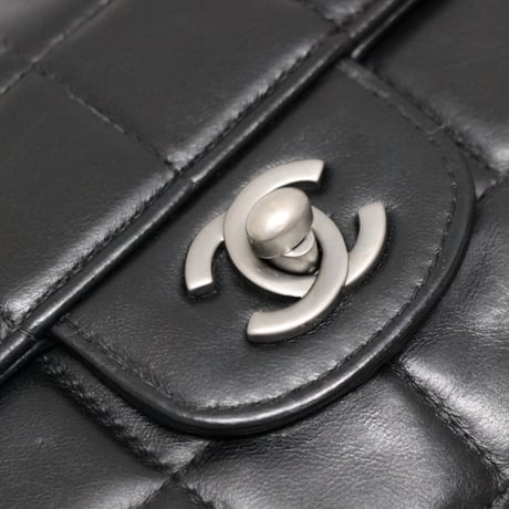CHANEL Chocolate Bar East West Flap Bag Quilted Lambskin Black ＃75022