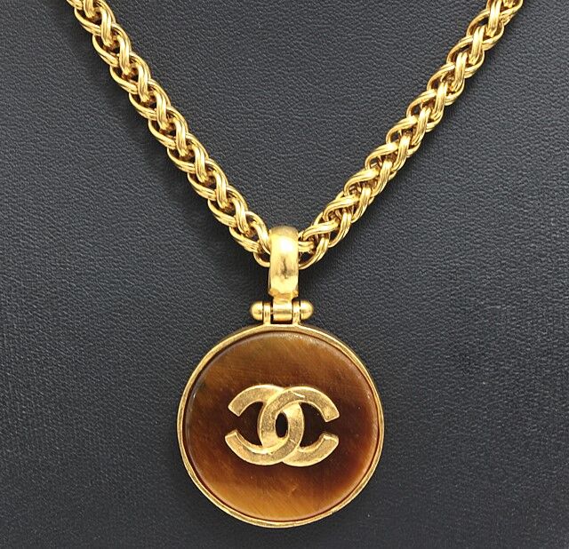 CHANEL Vintage CC Mark Tiger Eye Round Shaped P CHANEL Vintage CC Mark Tiger Eye Round Shaped P