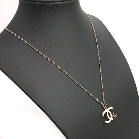CHANEL CC Logo Camelia Pendant Necklace Gold-toned White B12P #18515
