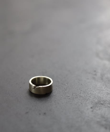 Crack ring 01