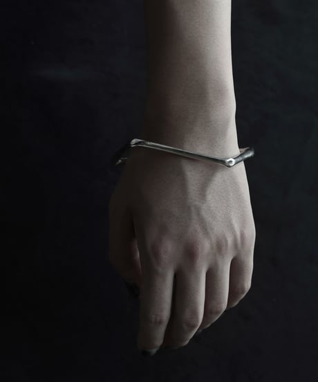 Warp bangle