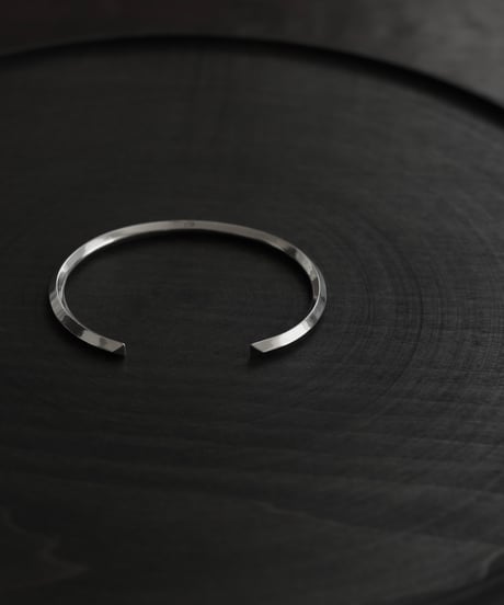 Shadow bangle / Platinum