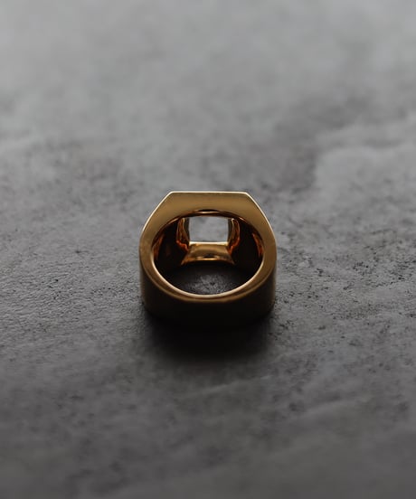 Empty ring / Gold
