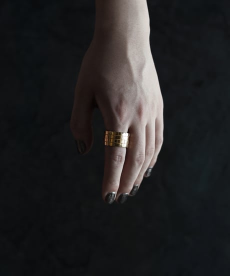 Wall ring / Gold