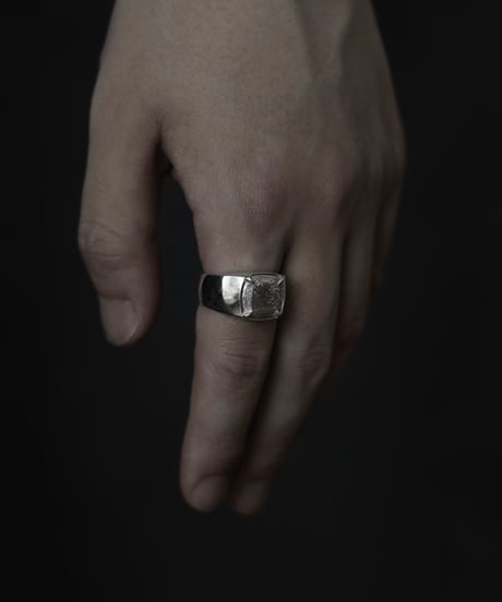 Claw ring / Crack