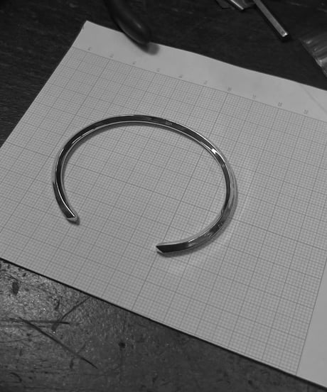 Shadow bangle / Gold