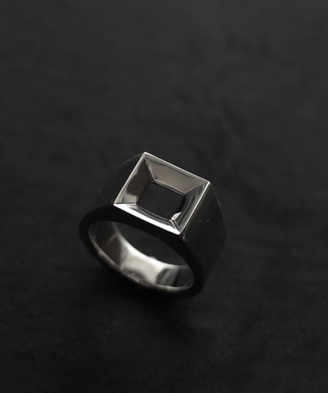 Empty ring / Silver