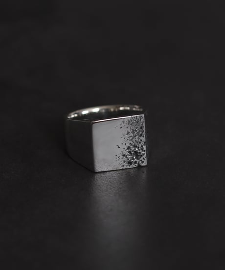 Crack ring 03