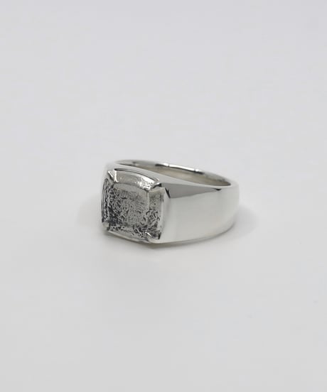 Claw ring / Crack