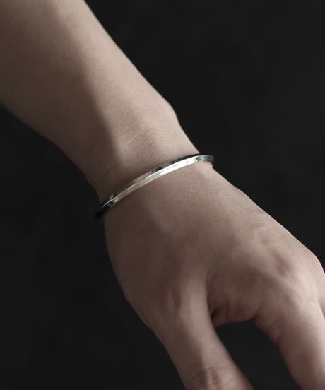Shadow bangle / Silver