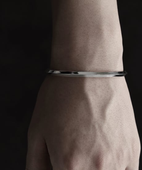 Shadow bangle / Silver