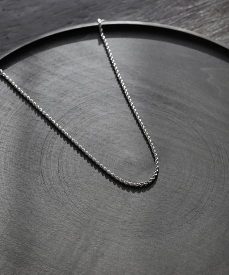 Warp chain necklace