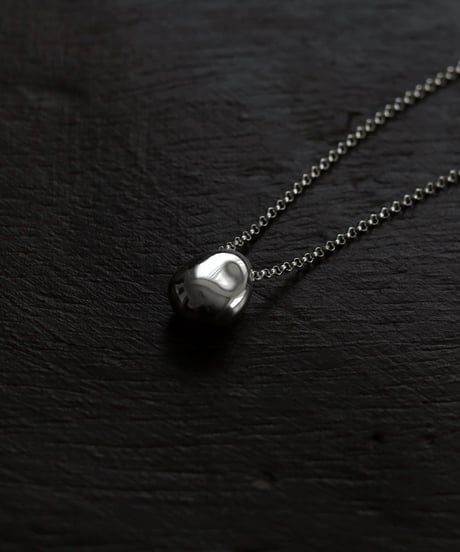 Dew pendant necklace