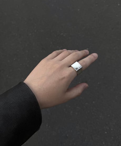 Crack ring 03
