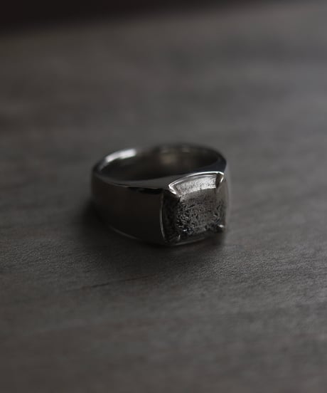 Claw ring / Crack