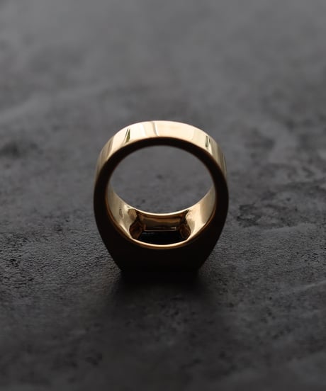 Empty ring / Gold