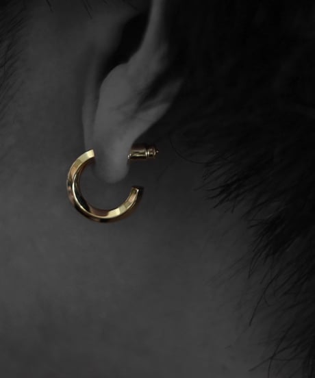 Shadow hoop pierce / Gold