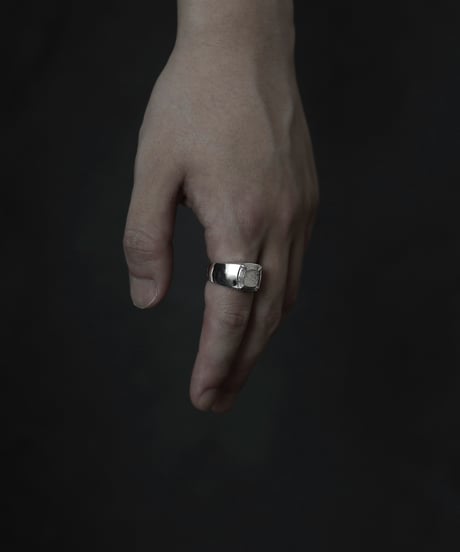 Claw ring / Crack