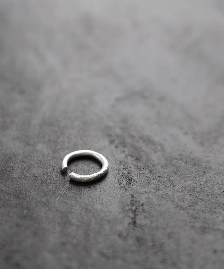 Fragile earcuff