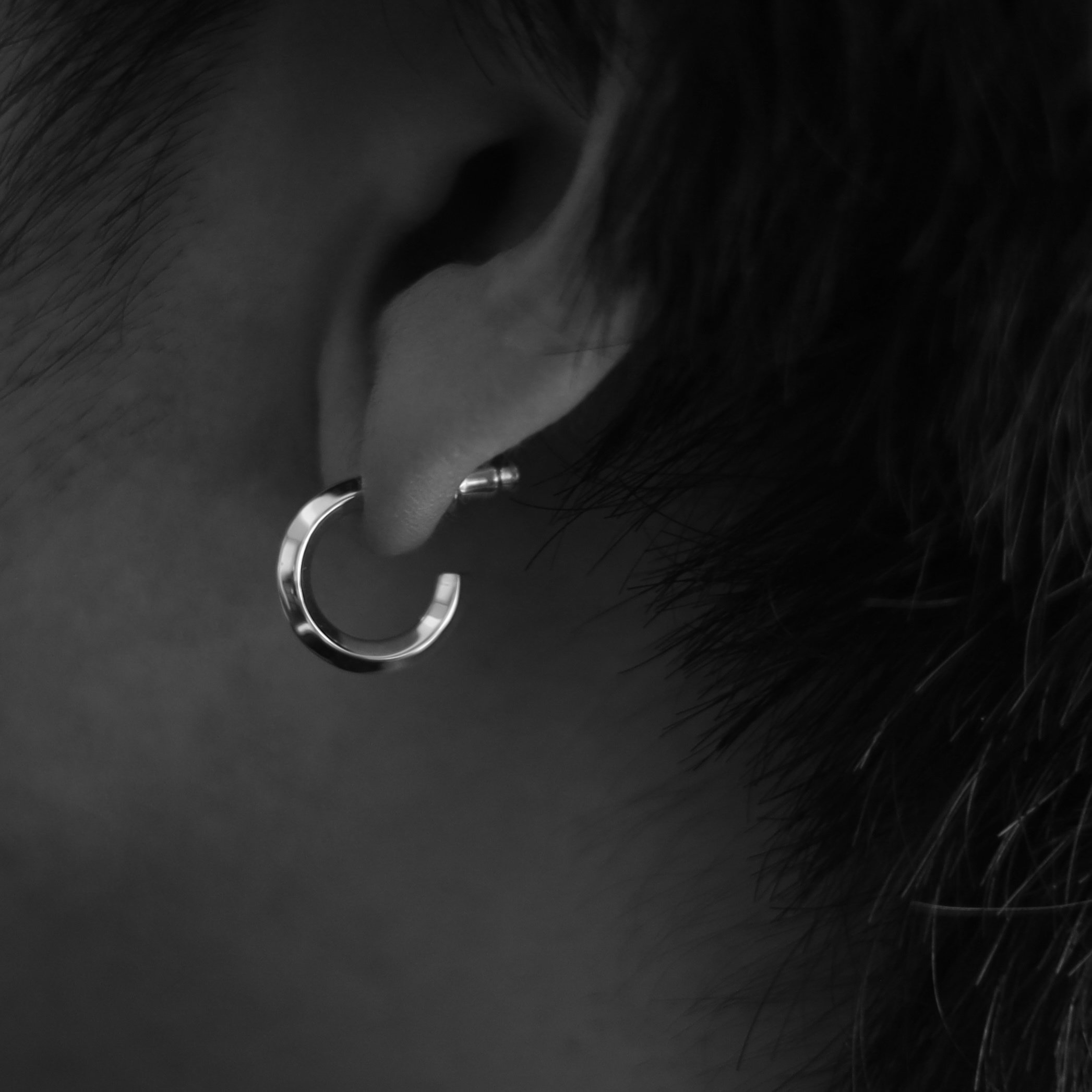 Shadow hoop pierce / Silver | stlll