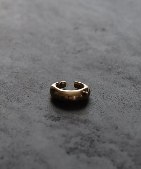 Moon earcuff / Gold