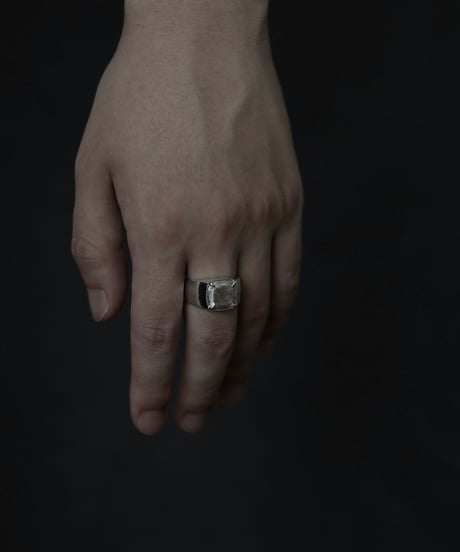 Claw ring / Crack