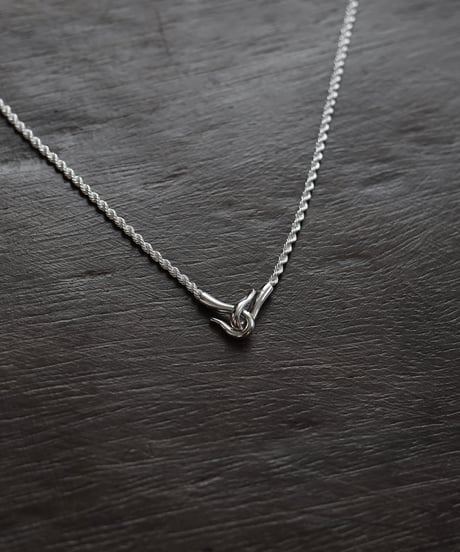 Warp chain necklace