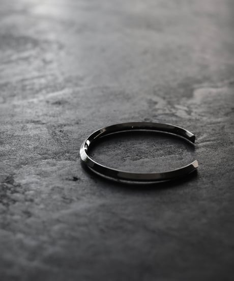Shadow bangle / Silver
