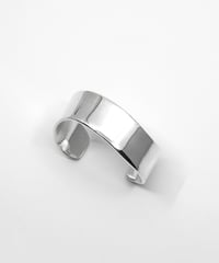 Ripple bangle