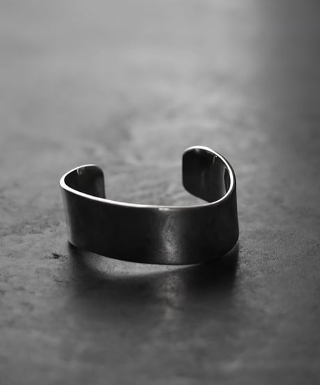 Ripple bangle