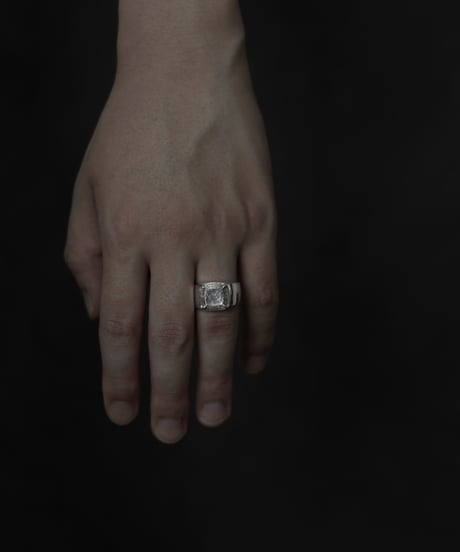Claw ring / Crack