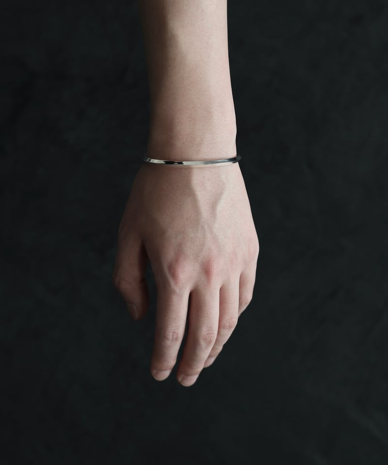 Shadow bangle / Silver | stlll