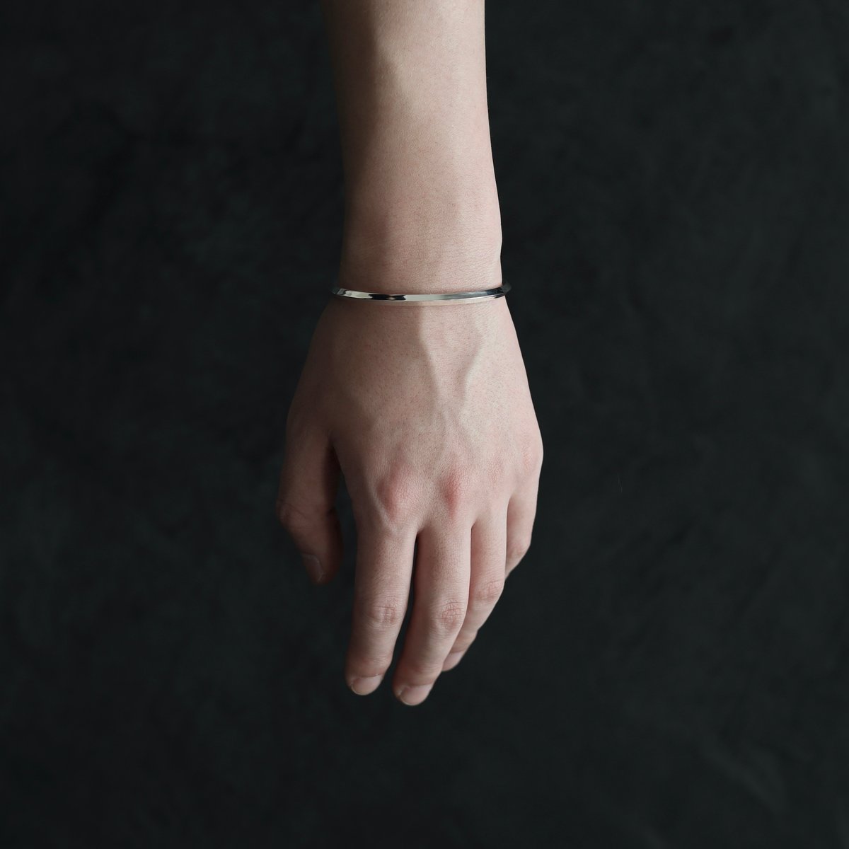 Shadow bangle / Silver | stlll