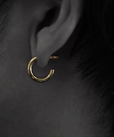Shadow hoop pierce / Gold
