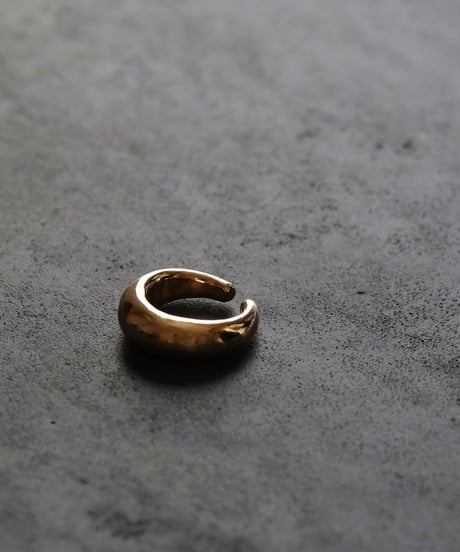 Moon earcuff / Gold