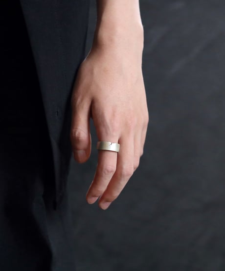 Crack ring 01