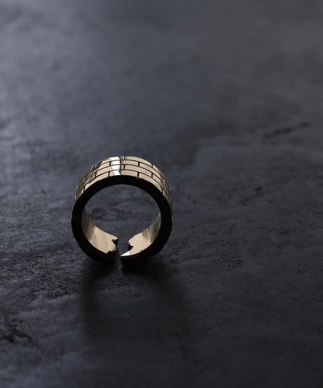 Wall ring / Gold