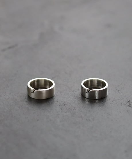 Crack ring 01